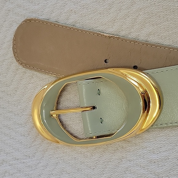 St. John Vintage Green and Gold Buckle Women's Belt - Picture 4 of 5